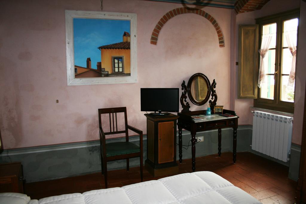 Residenza Fra Le Torri - Charme & Art Gallery Home อาเรซโซ ภายนอก รูปภาพ