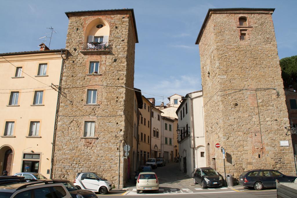 Residenza Fra Le Torri - Charme & Art Gallery Home อาเรซโซ ภายนอก รูปภาพ