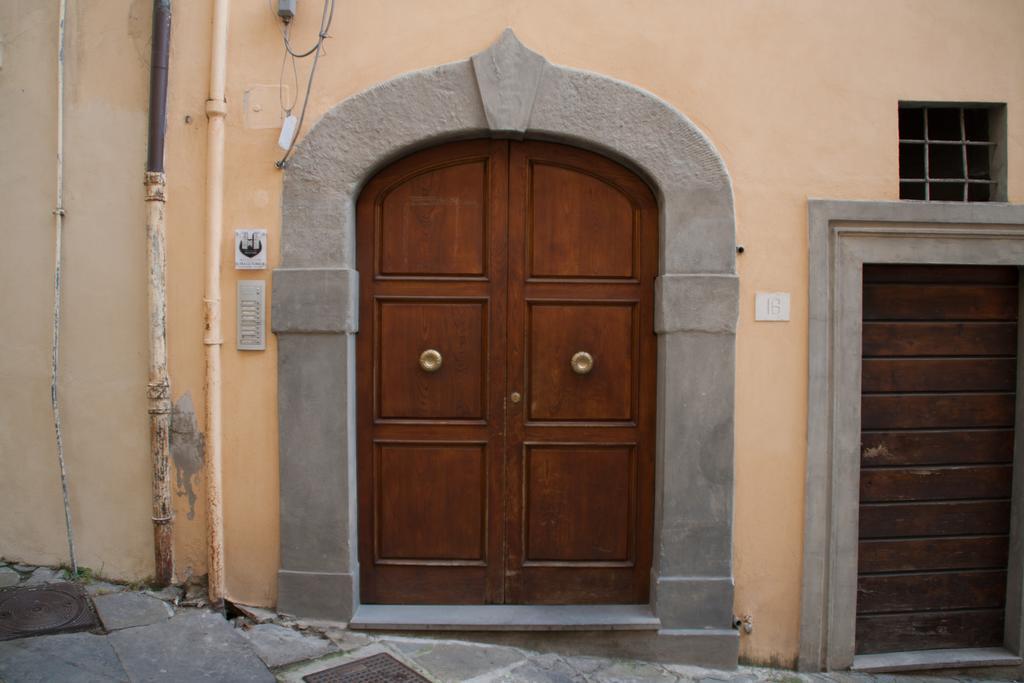 Residenza Fra Le Torri - Charme & Art Gallery Home อาเรซโซ ภายนอก รูปภาพ