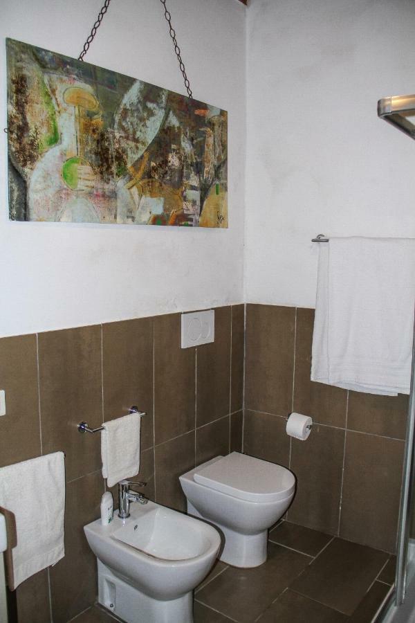 Residenza Fra Le Torri - Charme & Art Gallery Home อาเรซโซ ภายนอก รูปภาพ